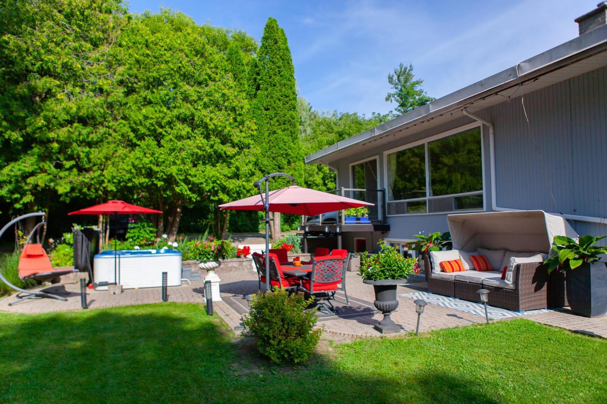 Nature Oasis Bar Room Dundas Exterior photo